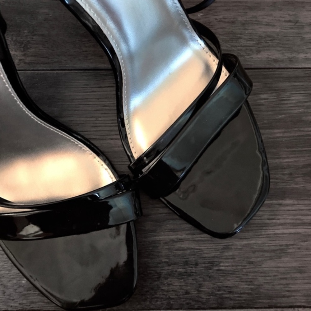 NWOT Elegant Strappy Black Open-Toe Stiletto Heels - Picture 2 of 6